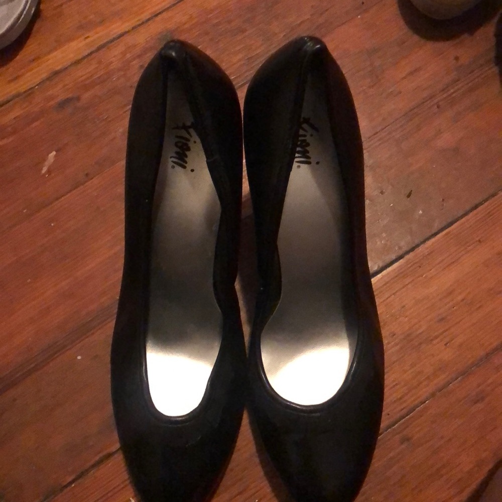 Black heels wig lace trims
